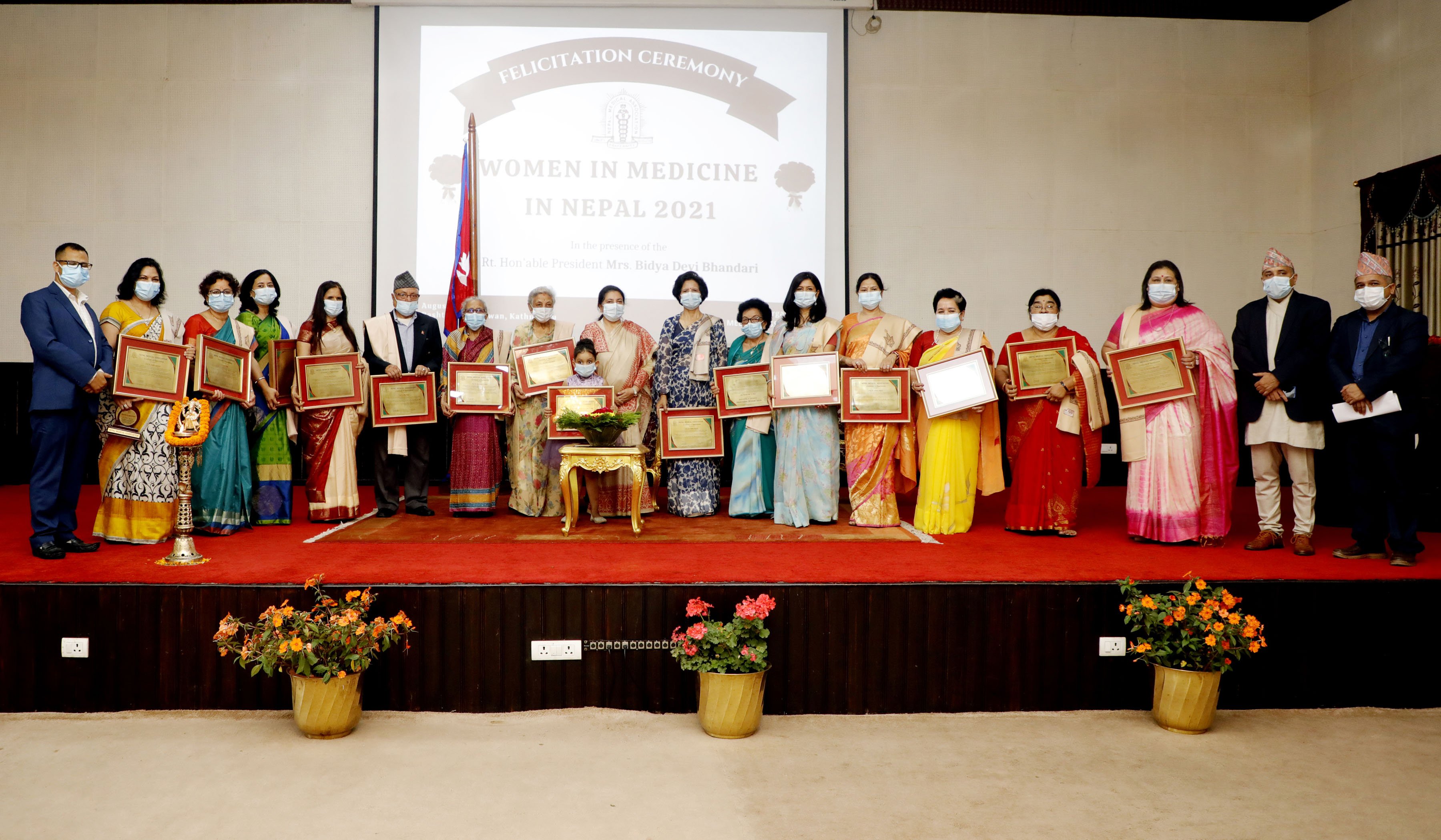 चाँडो सबै नागरिकलाई खोप उपलब्ध गराउनुपर्छ : राष्ट्रपति