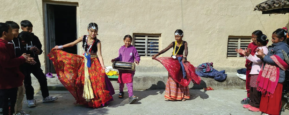 मघौटामा हुर्कंदै नयाँ पुस्ता