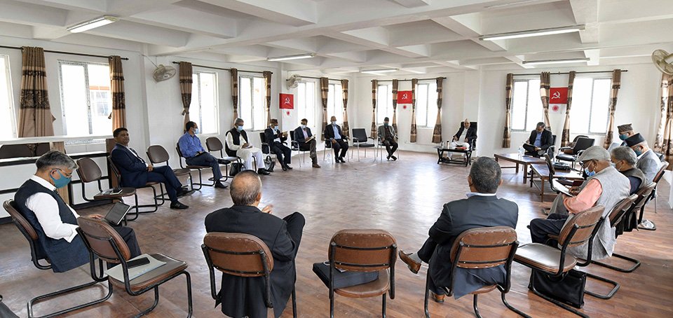 दल विभाजन सम्बन्धी अध्यादेश आए सशक्त प्रतिवाद गर्ने एमालेको निर्णय