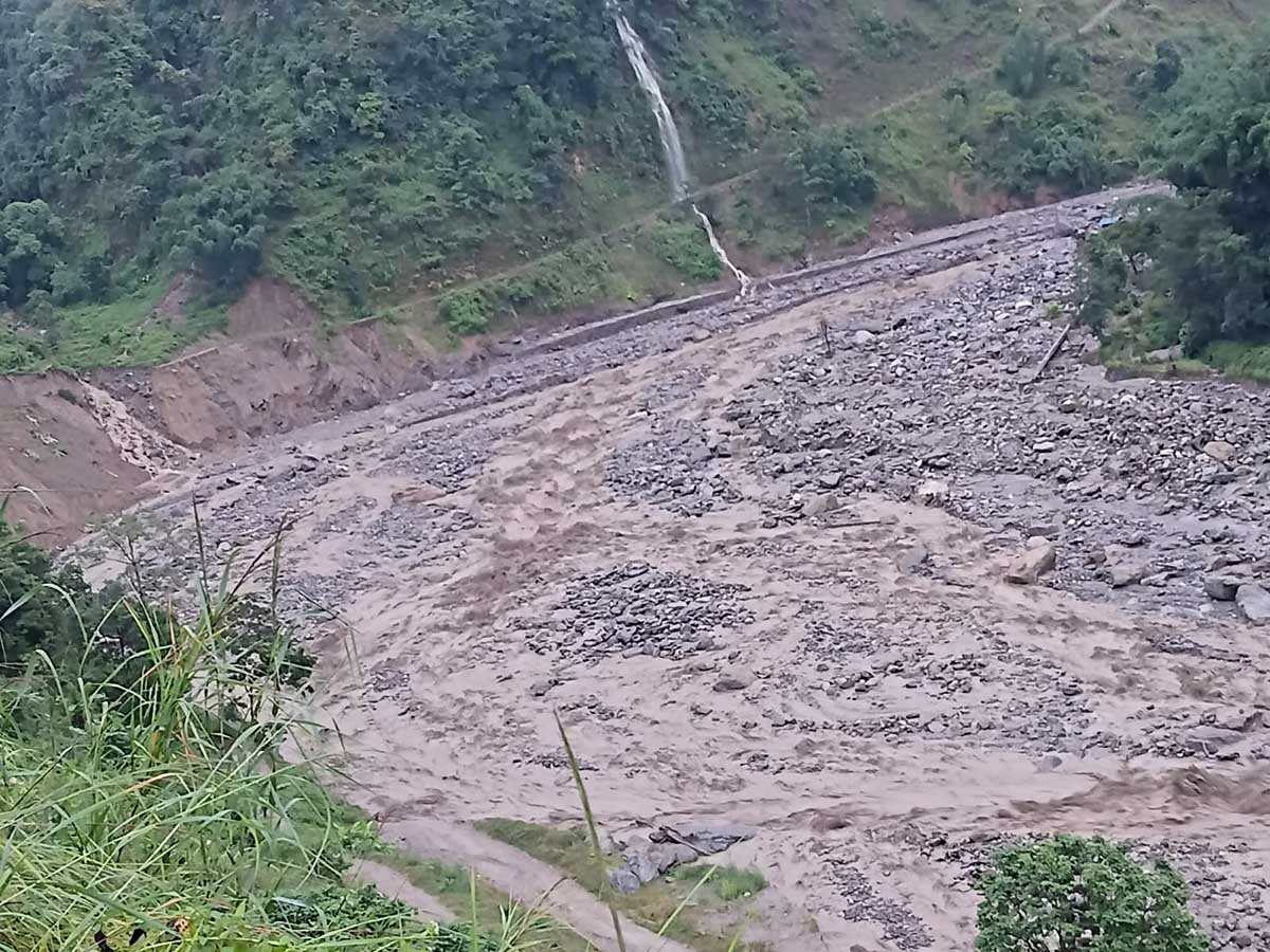 पाँचथरमा पहिरोमा पुरिएर दुई जनाको मृत्यु, तीन घाइते
